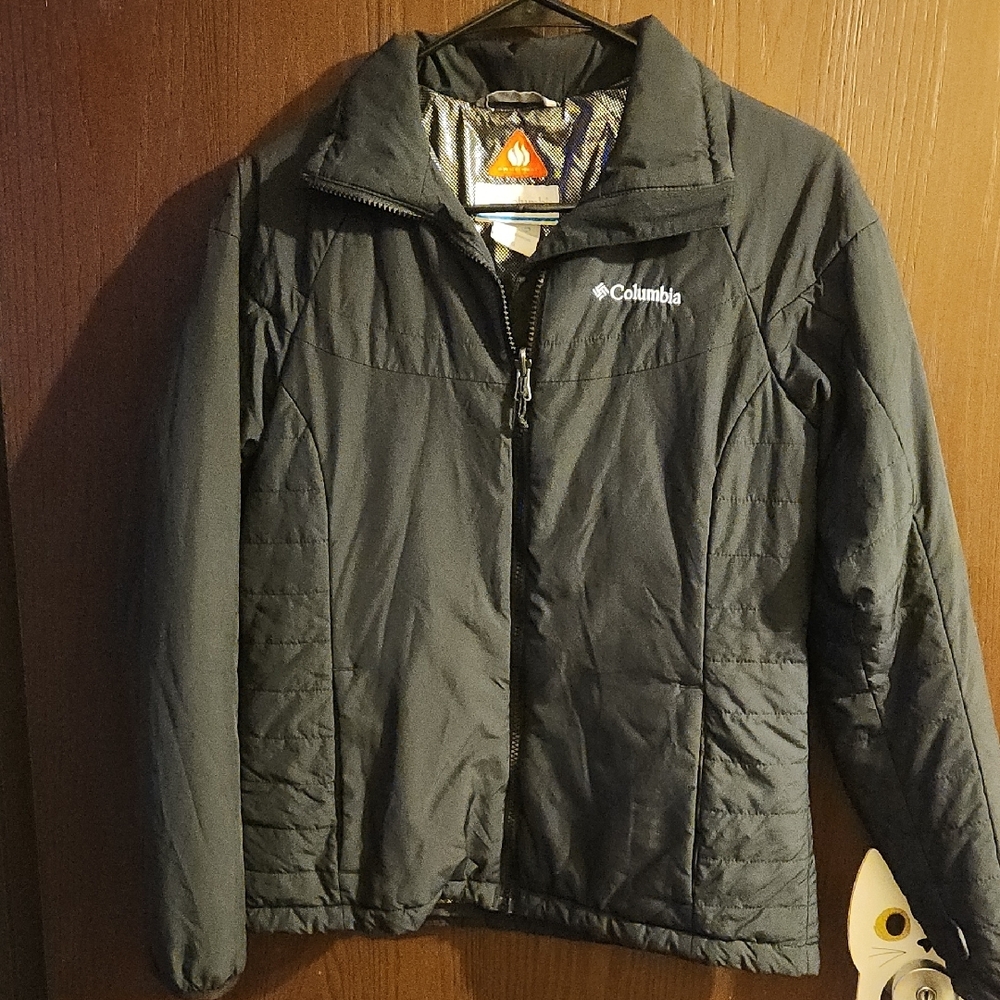Columbia Black Jacket with Collar and Quilted Design